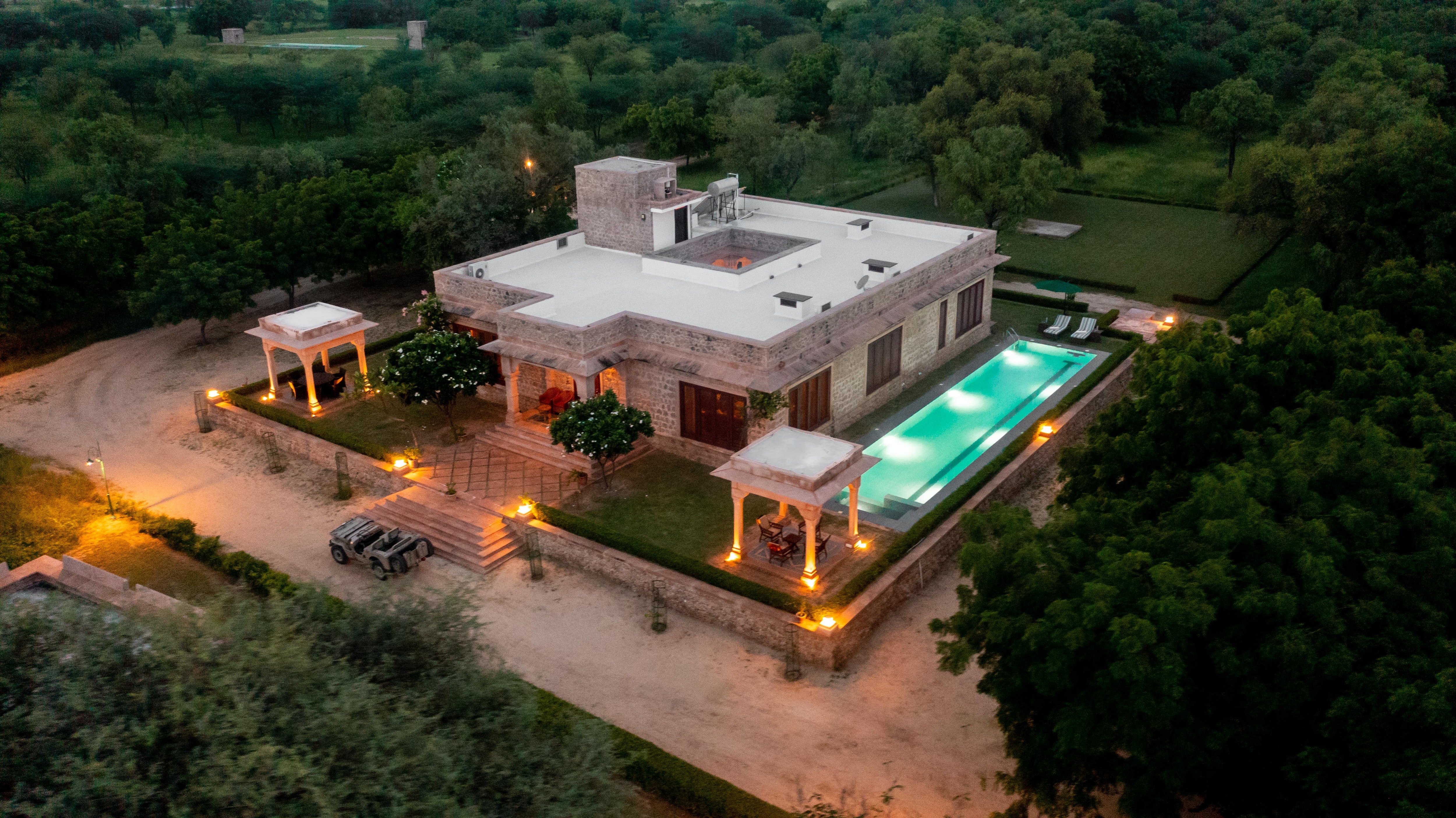 AMA STAYS & TRAILS ABHAY VILLA BILASPUR